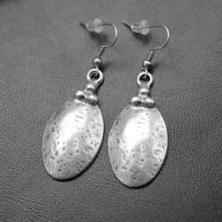 Oval drop Earrings