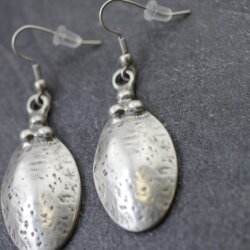 Oval drop Earrings