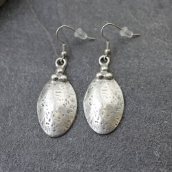 Oval drop Earrings