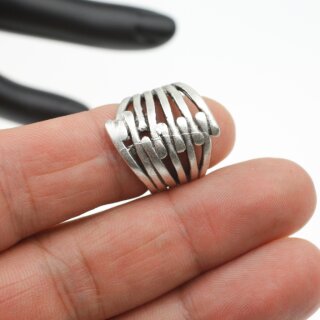 Verschränkte Finger Ring, 1,95x2,0 cm