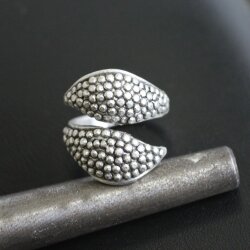 Blätter, genoppt, Ring, 2,2 cm