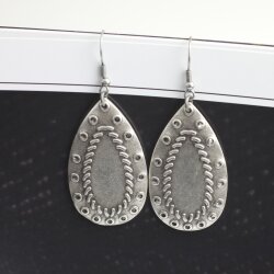 Drop Earrings with Fancywork, ornaments