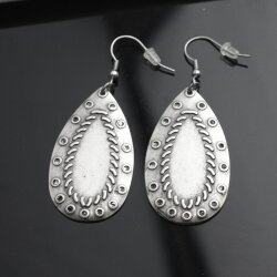 Drop Earrings with Fancywork, ornaments