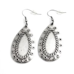 Drop Earrings with Fancywork, ornaments