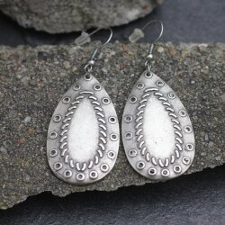 Drop Earrings with Fancywork, ornaments