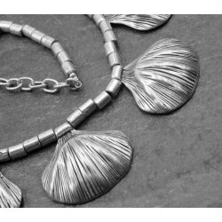 Maritime shell necklace, 3,5x3,5 cm per element