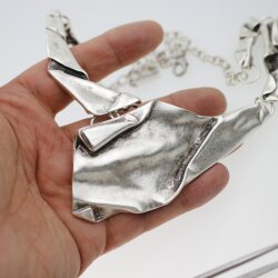 Statement-Halskette Silberfarben, Skulpturaler Collier, Einzigartiger Halsschmuck, Modernes Kunst-Design