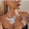 Statement-Halskette Silberfarben, Skulpturaler Collier, Einzigartiger Halsschmuck, Modernes Kunst-Design