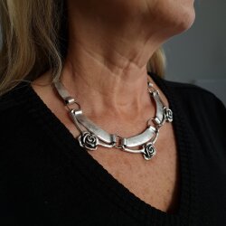 Verspielte Blumen Kette Statement Gothic Mittelalter