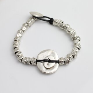 Ethno Style Armband mit Metall Elementen, Metallwrfeln