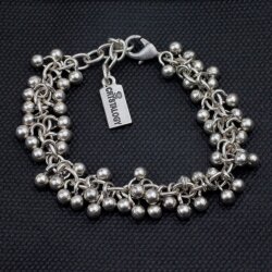 Feines Armband mit Kügelchen Charms, Verspielt, Romantisch