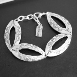 Ethno Look Bracelet with oval metal elements