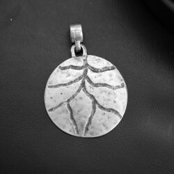 round, Leaf blood vessel Pendant