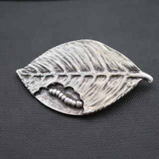 Belt Buckle leaf, Nature with Caterpillar, 10,0x5,2 cm