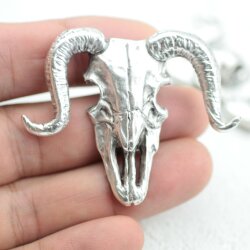 buffalo skeletal Pendant, 6x4,5 cm