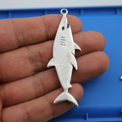 1 Shark Charms Pendant 71 x 25 mm (Ø 2,5 mm)