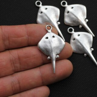 5 Stingray Charms Pendants 46 x 25 (Ø 3 mm)