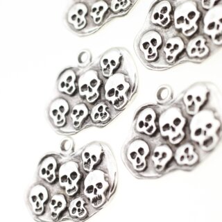 1 Totenkopf Anhnger 38x27 ( 3 mm)