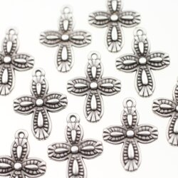 20 Charms Cross 18x13 mm (Ø 1,2 mm)