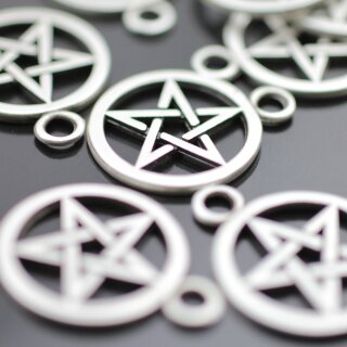 10 Star Pendants Charms 20 mm (Ø 3 mm)