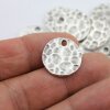 10 Hammered Surface Round Charms Pendants 21 mm (Ø 2,5 mm)