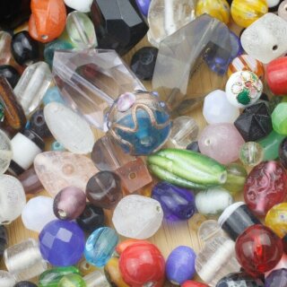 Bunter Perlenmix in vielen Formen, Gren, Farben und Materialien, ca. 450 gr,