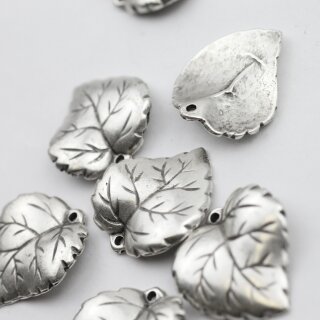 10 Leaf Charms Pendants