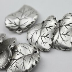 10 Leaf Charms Pendants