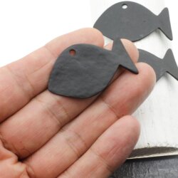 10 Fish Pendant Matt Black