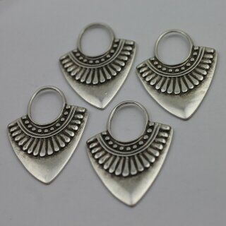 5 Tribal Charms Anhnger