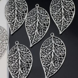 5 Leaf Charms Pendant