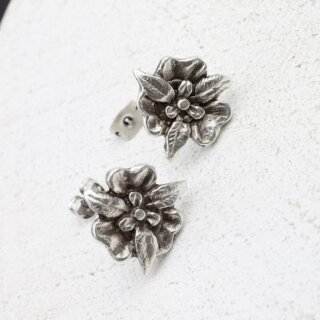 Flower Edelweiss stud earringss