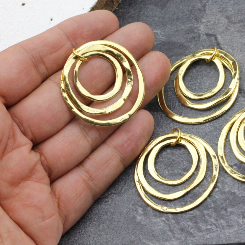 5 Gold Kreise Anhänger, Drei Ringe Anhänger, 10,71