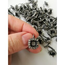 B-Stock Earring setting with crystal border for 8 mm Chatons, Rivoli Swarovski Crystals