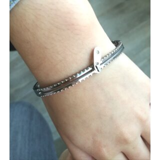 Hochwertiges Metallarmband mit Metallcharm