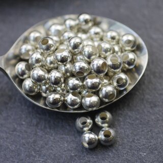 30 Stk. Runde Metall Perlen 8 mm Silber