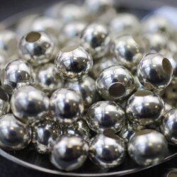 30 pcs. round metal Beads 8 mm Silver