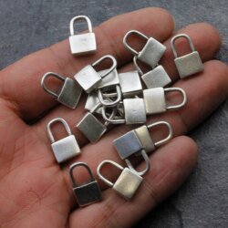 10 Dainty Padlock Charms Pendant