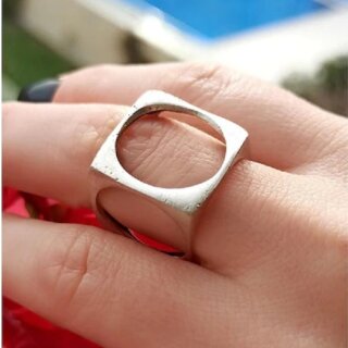 Cube Geometric Ring