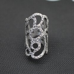 Filigree Oval Pattern Long Ring