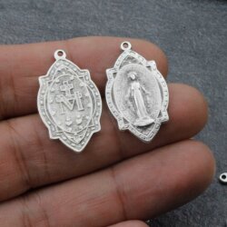 10 Miraculous Medal, Holy Mary charms