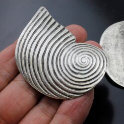 1 Large Silver Shell Bracelet Findings