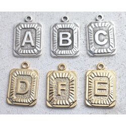 Buchstaben Anhänger, Charms - gold