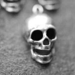 10 Antique Copper Skull Charms, Deaths head Pendants