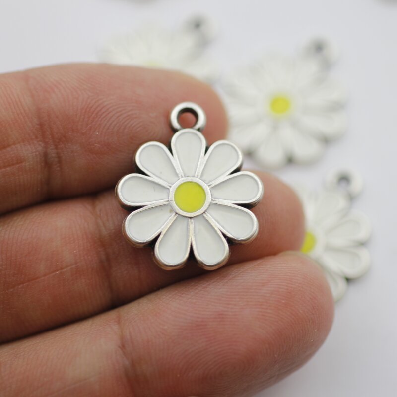 10 Enamel Daisy Charms, White Daisy 