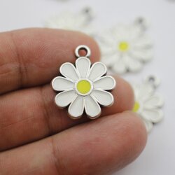 10 Enamel Daisy Charms, White Daisy Flower, Flower Charms, Daisy Pendant