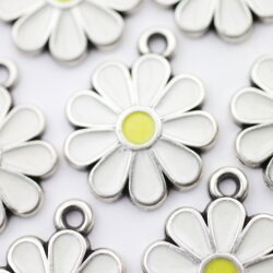 10 Enamel Daisy Charms, White Daisy Flower, Flower Charms, Daisy Pendant