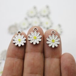 10 Enamel Daisy Charms, White Daisy Flower, Flower Charms, Daisy Pendant