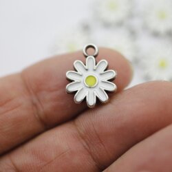 10 Enamel Daisy Charms, White Daisy Flower, Flower Charms, Daisy Pendant