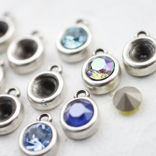 10 Pendant cups for 8 mm Chatons Swarovski Crystals, antique silver